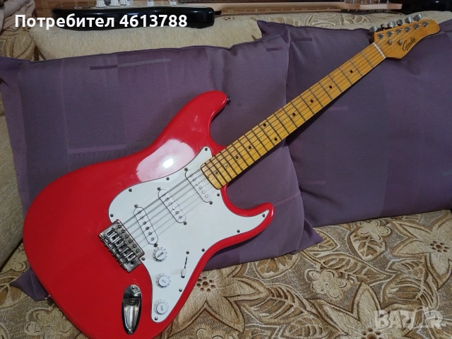 Електрическа китара с мейпъл гриф