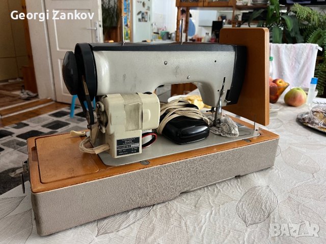 Немска шевна машина, снимка 4 - Антикварни и старинни предмети - 41778691