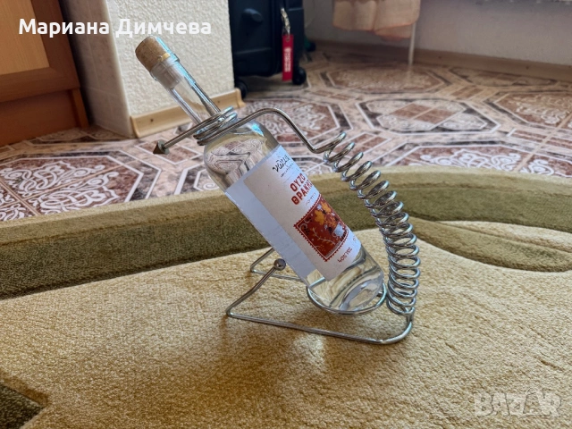 Луксозна поставка за бутилка вино – неръждаема никелирана стомана, оригинален дизайн, снимка 2 - Декорация за дома - 53843426