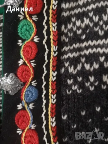 Традиционен Норвежки пуловер, снимка 4 - Антикварни и старинни предмети - 48487346