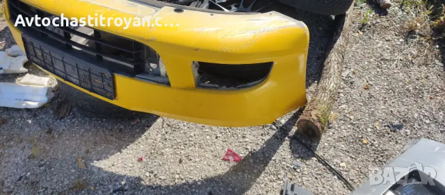 Предна броня Шкода Октавия комби 2010 - жълта, снимка 4 - Части - 47462360