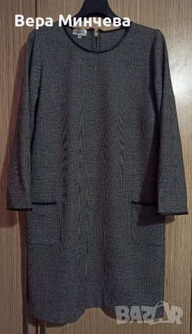 Рокля от фина вълнена материя, размер L.  