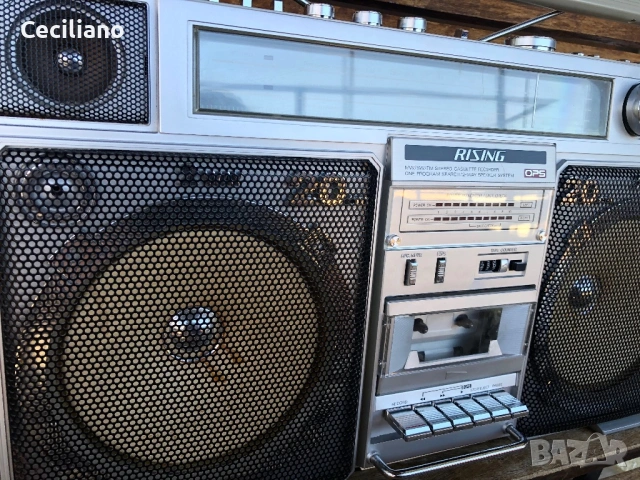 Радиокасетофон Rising SRC-2005 Vintage Boombox – колекционерски модел!, снимка 12 - Радиокасетофони, транзистори - 53830574