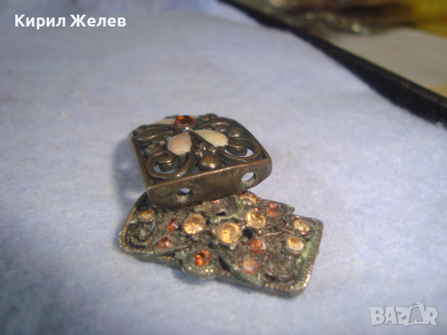 2 ЕЛЕМЕНТА от СТАРИ ГРИВНИ МЕСИНГ с ИНКРУСТРАНИ КРИСТАЛИ 60761, снимка 2 - Гривни - 36224547
