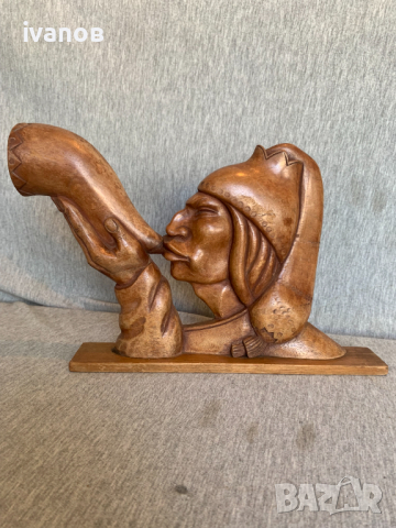 дървена фигура статуетка 