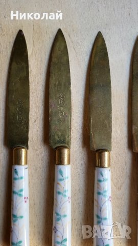 Изключително красиви и стари месингови ножчета с порцеланови дръжки, снимка 2 - Антикварни и старинни предмети - 41525993