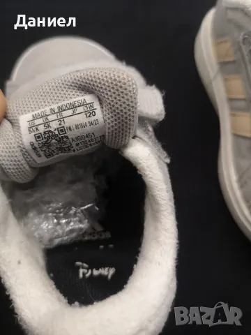 Бебешки маратонки Adidas , снимка 3 - Детски маратонки - 50424649