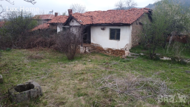 Къща в Хисаря с двор, снимка 5 - Къщи - 52438833