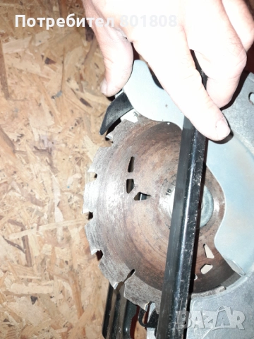 Ръчен циркуляр Dewalt , снимка 2 - Циркуляри - 51993494