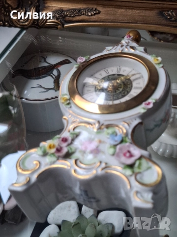 Часовник , снимка 4 - Антикварни и старинни предмети - 52833666