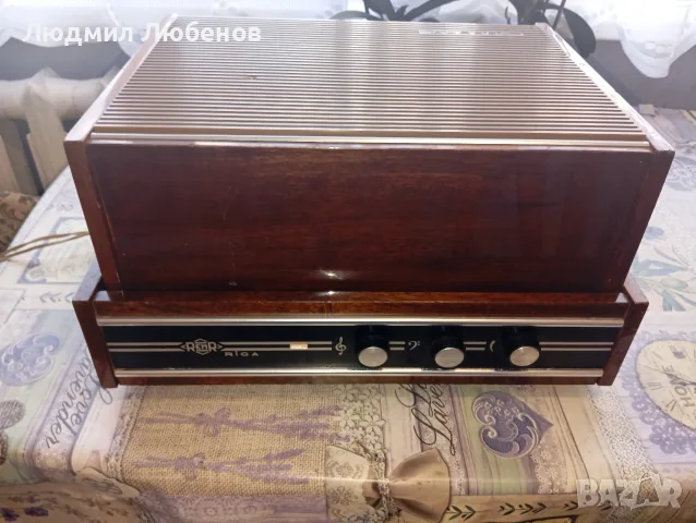 Грамофон Akords Riga от 1975г. с вграден усилвател и говорител , снимка 8 - Грамофони - 56051905
