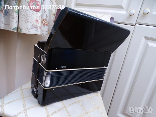 Акордеон Велтмайстер 12 баса, снимка 9 - Акордеони - 51255970