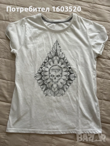 Дамски тениски Volcom, снимка 3 - Тениски - 56177450