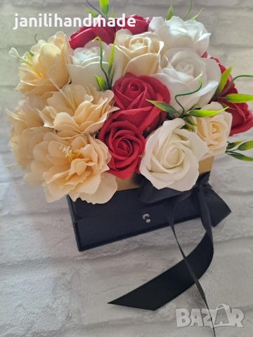 Луксозна завършена кутия с цветя, снимка 6 - Изкуствени цветя - 52151852