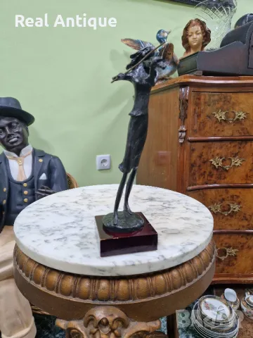 Страхотна антикварна колекционерска бронзова авторска фигура статуетка пластика 