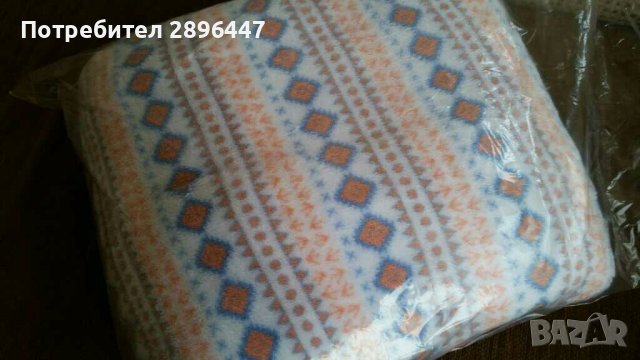 Ново, топло, леко поларено одеало 150/200 Намалено!, снимка 2 - Олекотени завивки и одеяла - 44655494