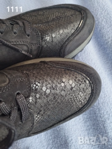 Четири чифта обувки Waldlaufer номер 42.