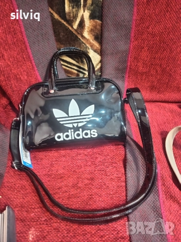 чанта адидас , снимка 2 - Чанти - 52508608
