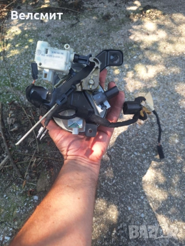 VW New Beetle - Механизъм заден капак с моторчето