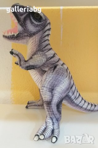 Плюшена играчка на динозавър