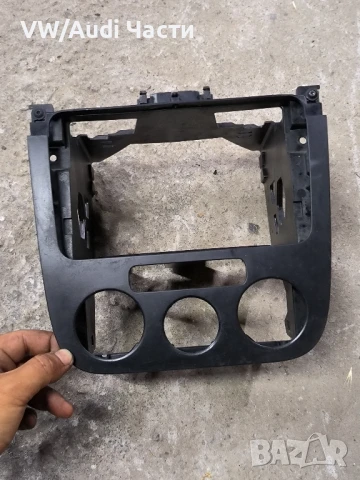 Централна конзола барче за Голф 5 VW Golf 5 1K0858005B