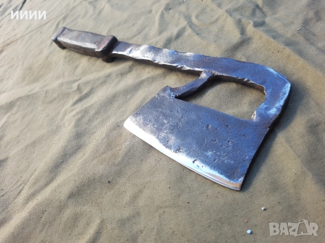 Кован сатър топор, снимка 2 - Антикварни и старинни предмети - 53134822