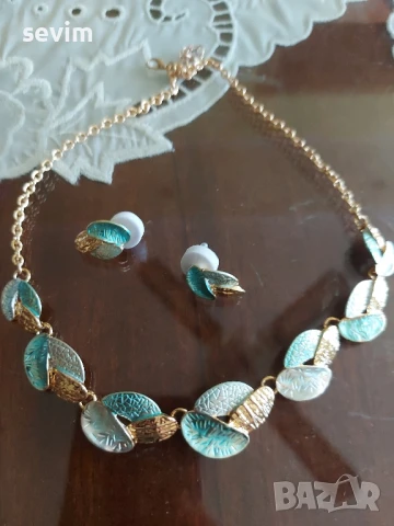 Комплект колие и обеци, нов