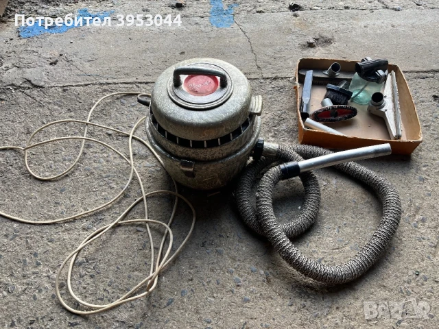 Ретро прахосмукачка Уралец, снимка 3 - Прахосмукачки - 50612350