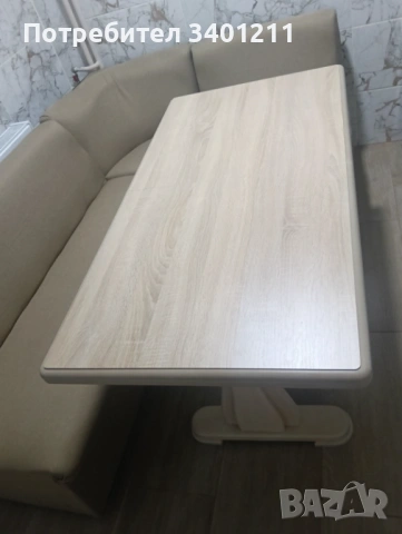 Трапезна маса с ъглов диван