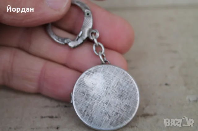 Сребърен ключодържател с място за снимка, снимка 2 - Колиета, медальони, синджири - 48165820