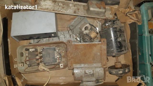 Стари модели уреди,радиа и др, снимка 15 - Антикварни и старинни предмети - 53274475