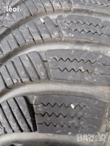 Зимни гуми Hankook 185/60/15, снимка 3 - Гуми и джанти - 49112744