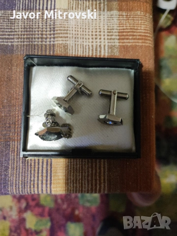 Ръкавели с брошка за вратовръска