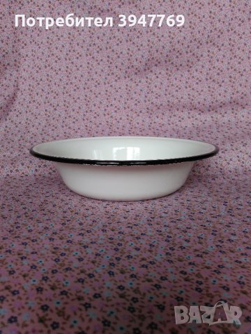 метална чиния