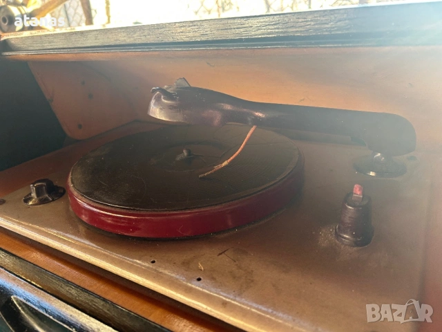 Стар грамофон SUPRAHON H17-50 - Made in Czechoslovakia - 1956 година, снимка 2 - Антикварни и старинни предмети - 53588124