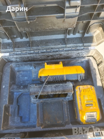 Перфоратор DCH-333 комплект с кутия, 2 батерии и батерия , снимка 4 - Бормашини - 52528572