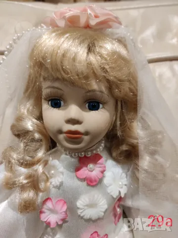Порцеланова кукла , снимка 1
