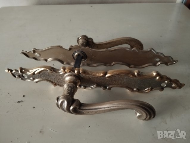 барокови дръжки за врата с шилд