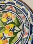 Maquenista Redondo Португалска флорална теракотена керамична чиния с подпис, снимка 6