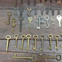 Бронзови Ключове 100 Бройки, снимка 7 - Антикварни и старинни предмети - 39664835