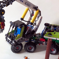LEGO Technic Forest 2in1 pneumatic, Power Functions motor 1003 части, снимка 8 - Конструктори - 44796488