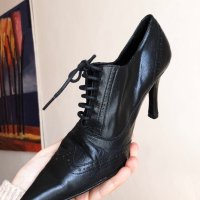 Черни кожени токчета ZARA, снимка 2 - Дамски обувки на ток - 44496505