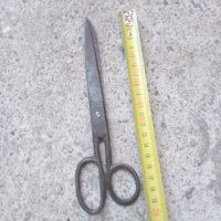 Стара ножица, снимка 1 - Антикварни и старинни предмети - 40515870