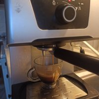 Кафемашина Електролукс с ръкохватка с крема диск, работи отлично и прави хубаво кафе с каймак , снимка 3 - Кафемашини - 40392865