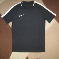 Шорти и тениска NIKE  мъжки,С-М, снимка 6 - Спортни дрехи, екипи - 41533696
