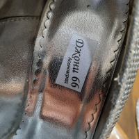 Дамски сребърни обувки + подарък чанта, снимка 3 - Дамски обувки на ток - 44554798