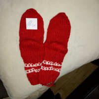Ръчно плетени детски чорапи от вълна, снимка 1 - Чорапи - 38705997