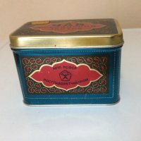 Стара съветска метална кутия от грузински чай, снимка 2 - Антикварни и старинни предмети - 34518005