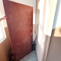 Метална входна врата с каса от Панелен апартамент - лява 85,5/194,5см, снимка 14 - Дограми - 39521260