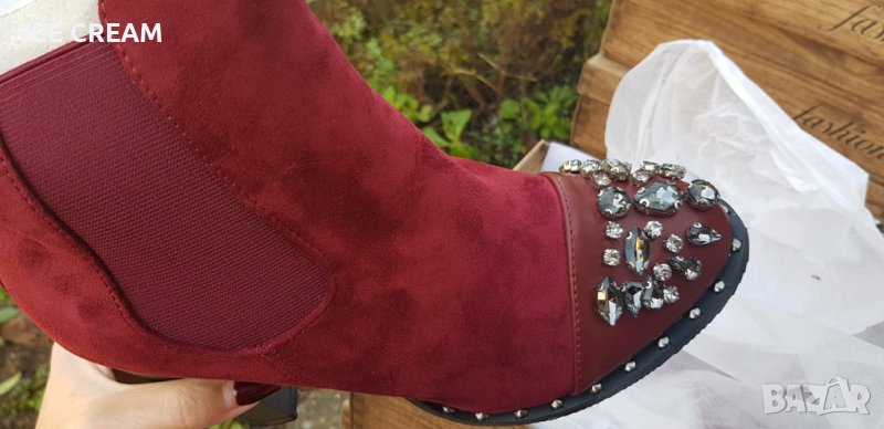 Бордо и камъни, снимка 1